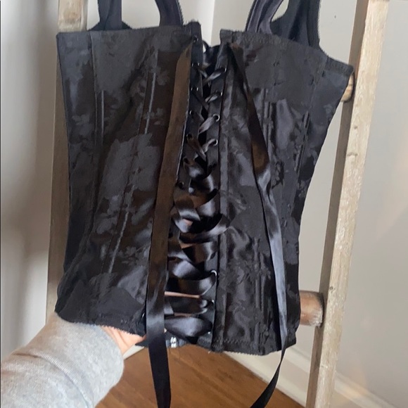 Black corset - Picture 3 of 3